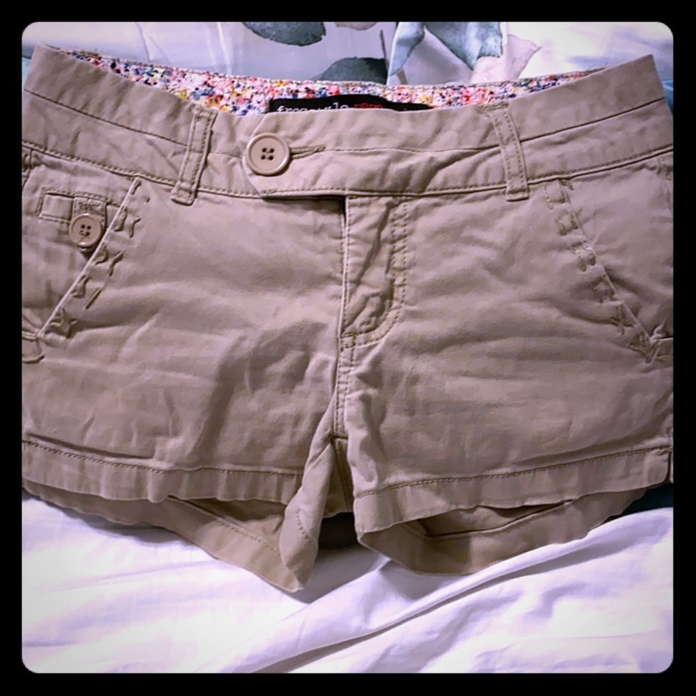 Freestyle revolution khaki shorts